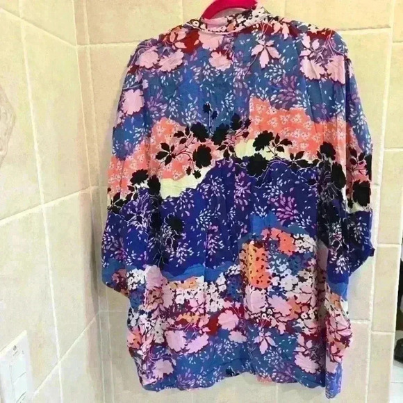 Victoria Secret Floral Cover Up,Size XS-S - Picture 3 of 4